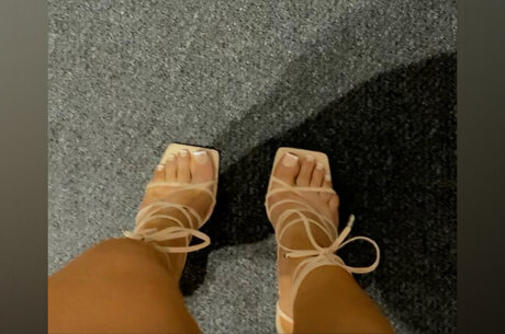 Tiara Toes_ erotic model pictures