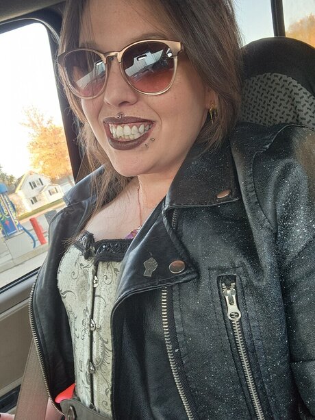 Scarlette Hart model porn photos