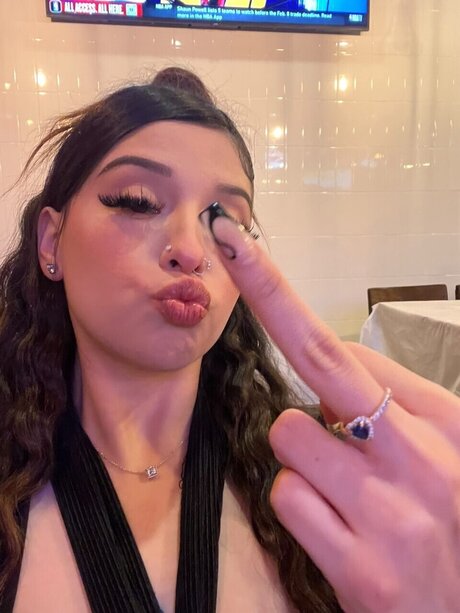 Jennixx model adult picture