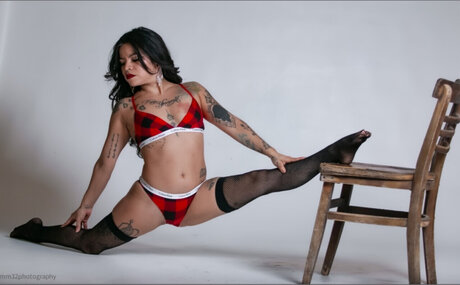 Goddess Ultra Violet porn model gallery