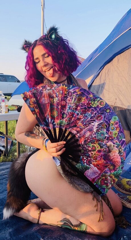 Hippieeekitty xxx pornstar pics