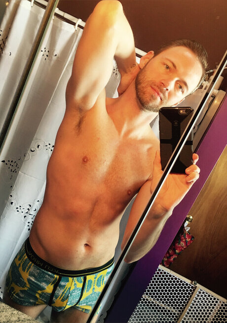 Kenneth Blake star perfect pics