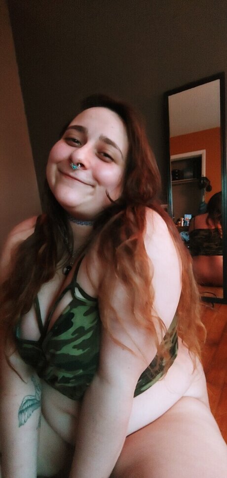 ZeKitty nude pornstar pictures