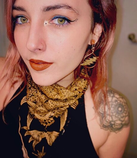 Kitty Fontana art model image