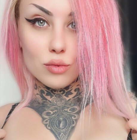 Ash Cemetery nudes star img