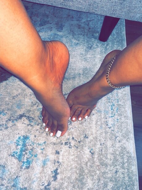 FeeTee free pornstar photo