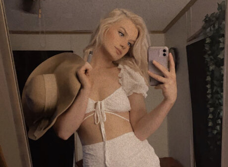 Lilbunnny xxx pornstar picture