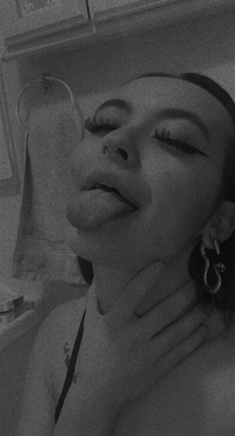 Ms Persephone xxx model image