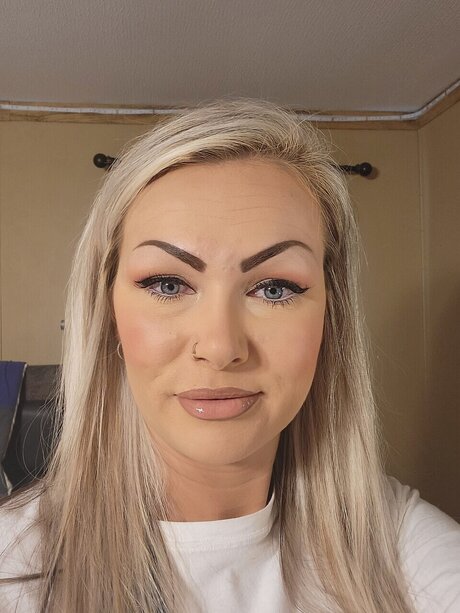 KY BARBIE actress archive