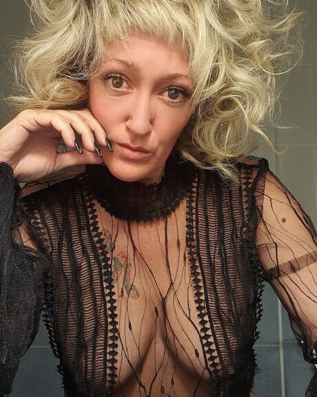 Mundolibre10 model hd photos