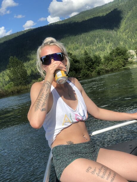 Dina Love nice actress picture