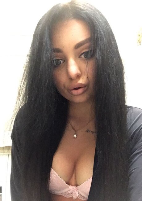 _Milla hocolate_ sexy model img