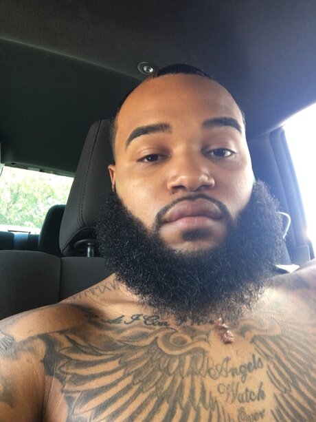 Tres Woods model erotic pic