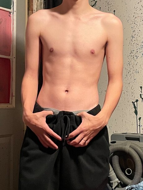 2 Broke Boys star naked galleries