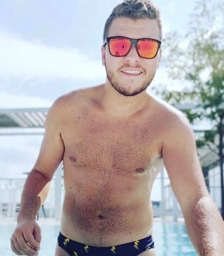 Vic Holbrook hot star image