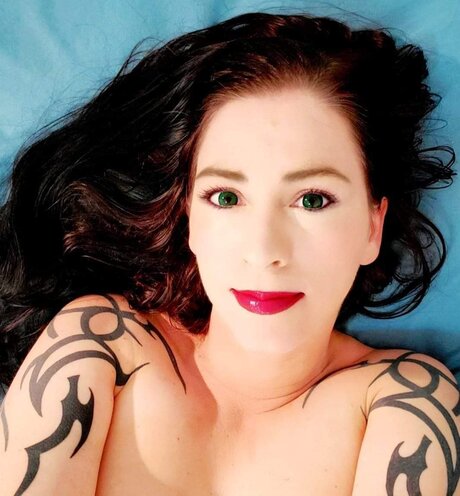 Leah Metallic model adult image