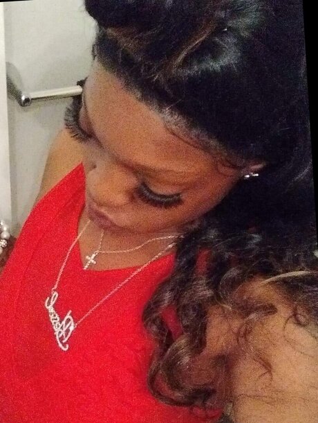 Un Predictable82 pornstar xxx photos