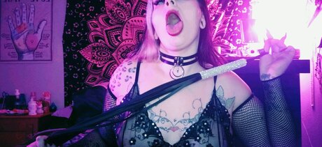 Vivian Vi star naked photo