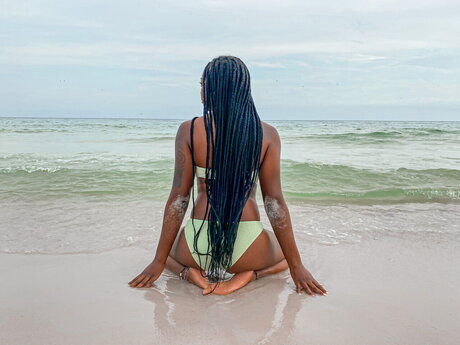 Kahlei art model photo