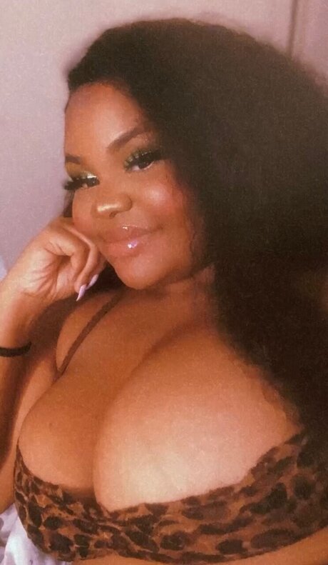 XHoneyX art model photo