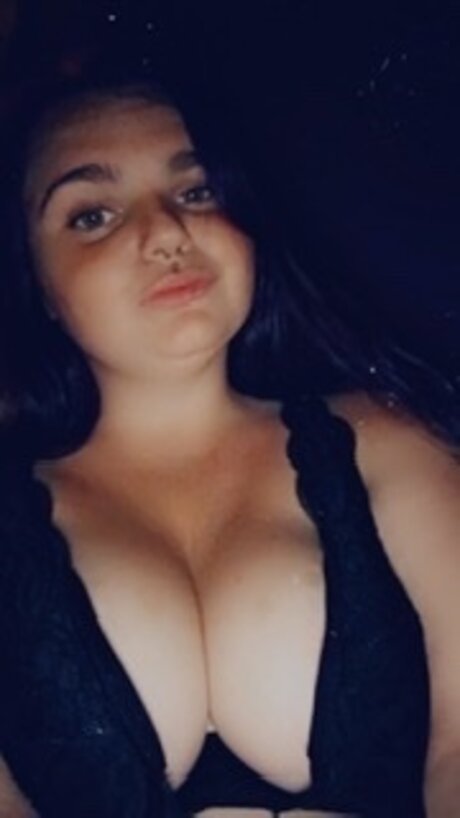 Cheyeanne Faelynn sexy star galleries