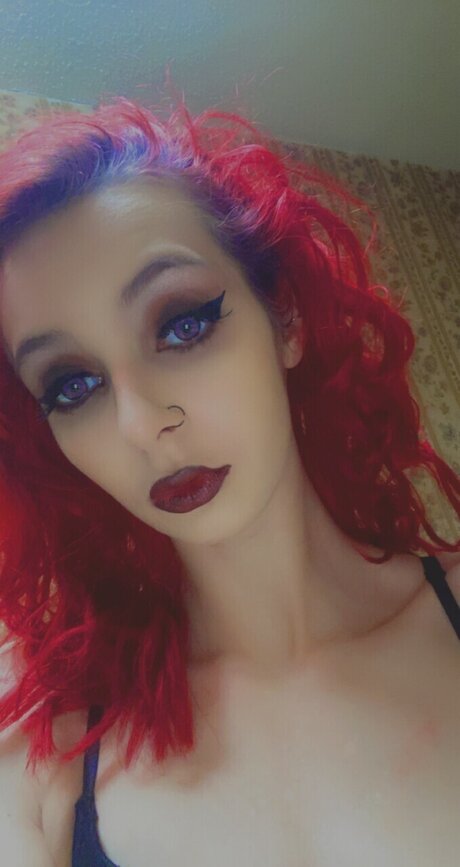 Trixi Love erotic pornstar galleries