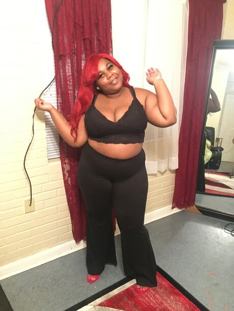 Sharayvia Jones star adult pic