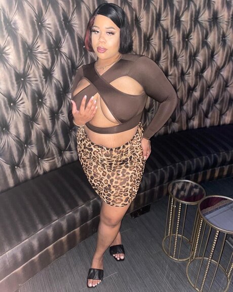 Pinkiee j model porn image