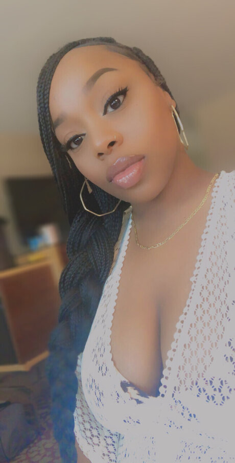 Bella Amour exclusive pornstar img