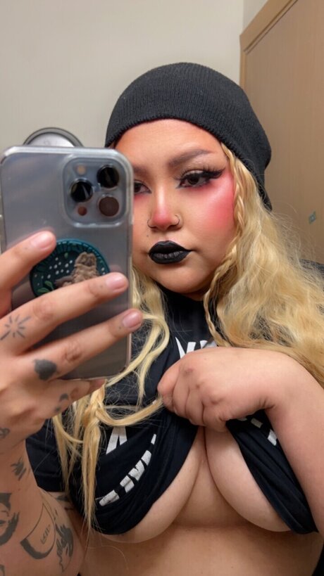 Eren de Lioncourt naked model image