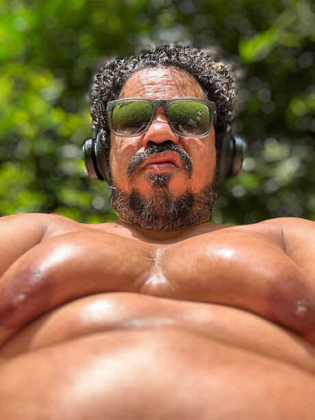 Im Just Sofiane adult actress photo