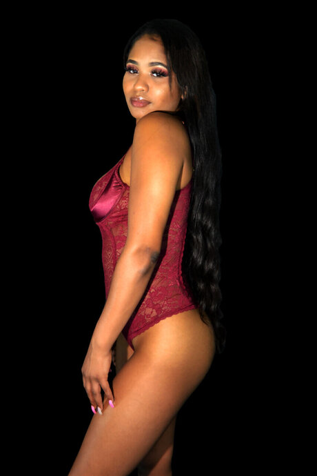 SexyNaveah model porn archive