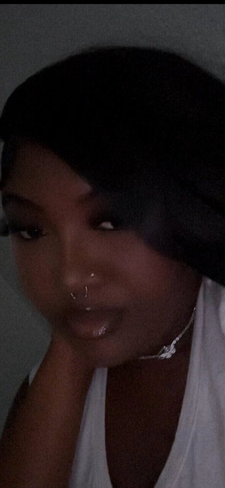 Naeee_ erotic actress image