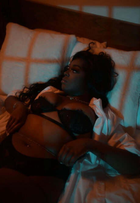 Karma FREE_ naked star pic