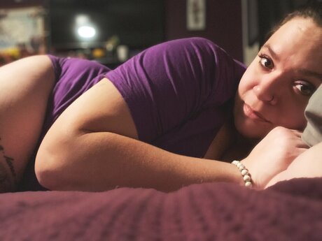 Betsy Jay hot actress img