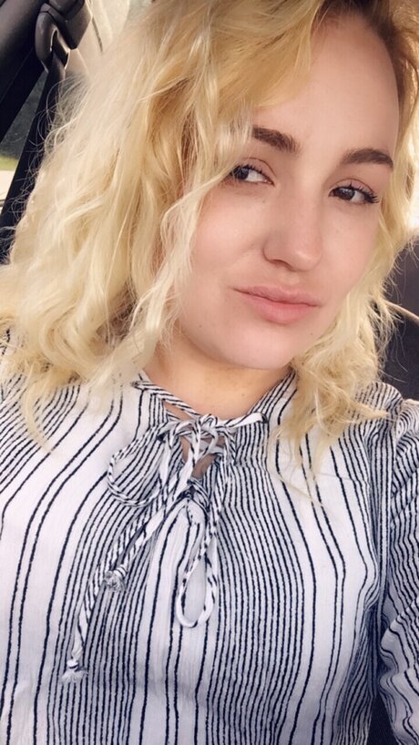 Lenababy25 hot model pic