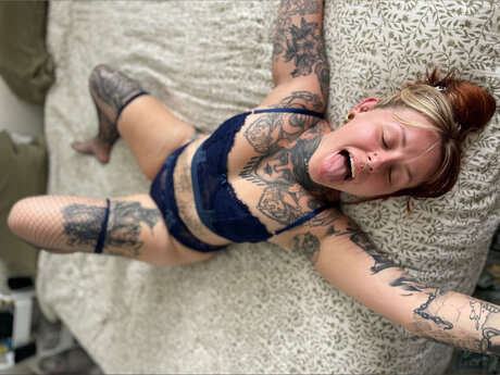 Buffy Lee star top picture