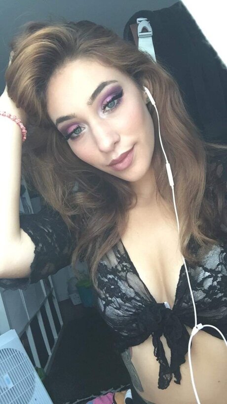 Alicia Hernandez free pornstar images