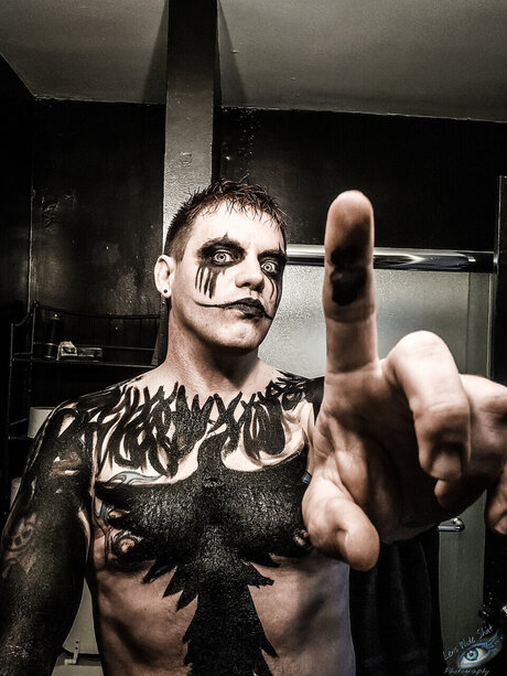 Trevor Traven star naked photo