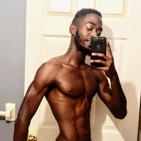 EIAN THE SAIYAN_ adult model pic