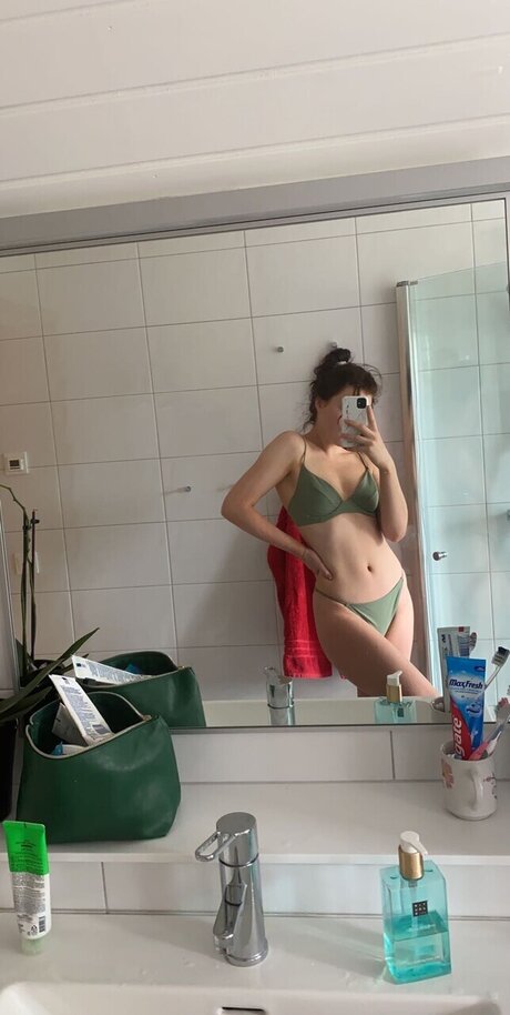 Fitness Girl top model picture