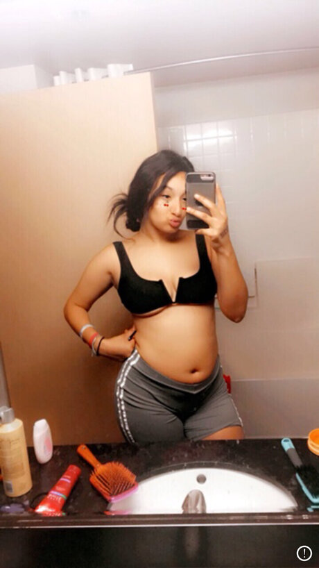 BiggBambii hd actress images