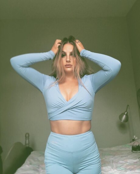 Elle Won sexy model images