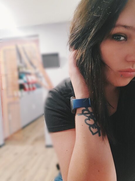 Montanachick model exclusive photos