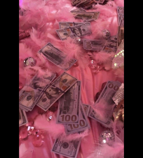 Aleshia model sexy images