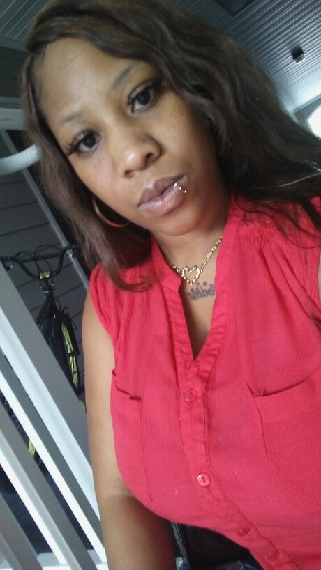 YellaBoneZ model xxx gallery