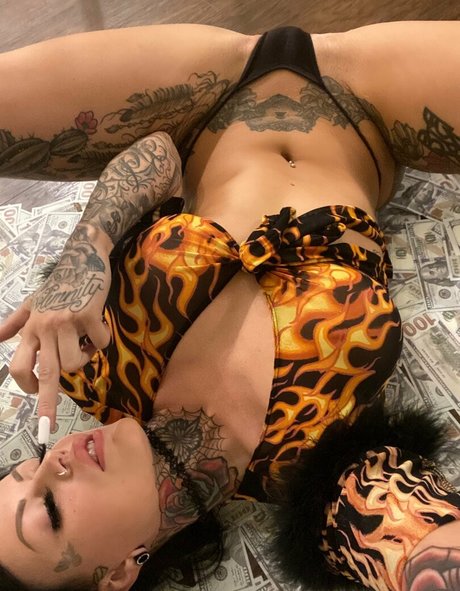 whitedovecries model xxx photos