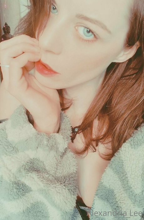 queenbeealexandrialee model hd photos