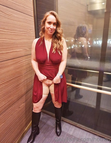 Hotroo sexy actress pic