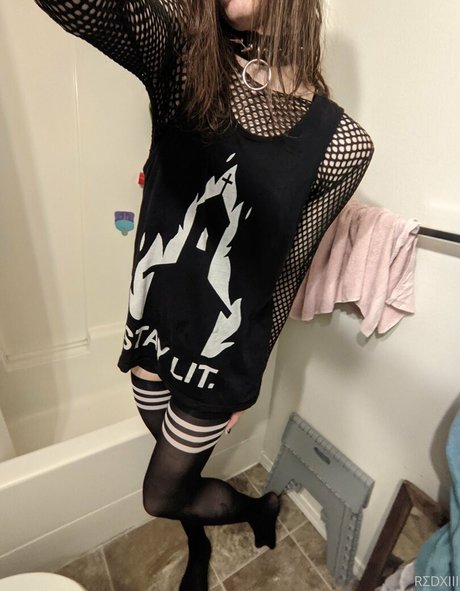 n somnium beautiful model pic